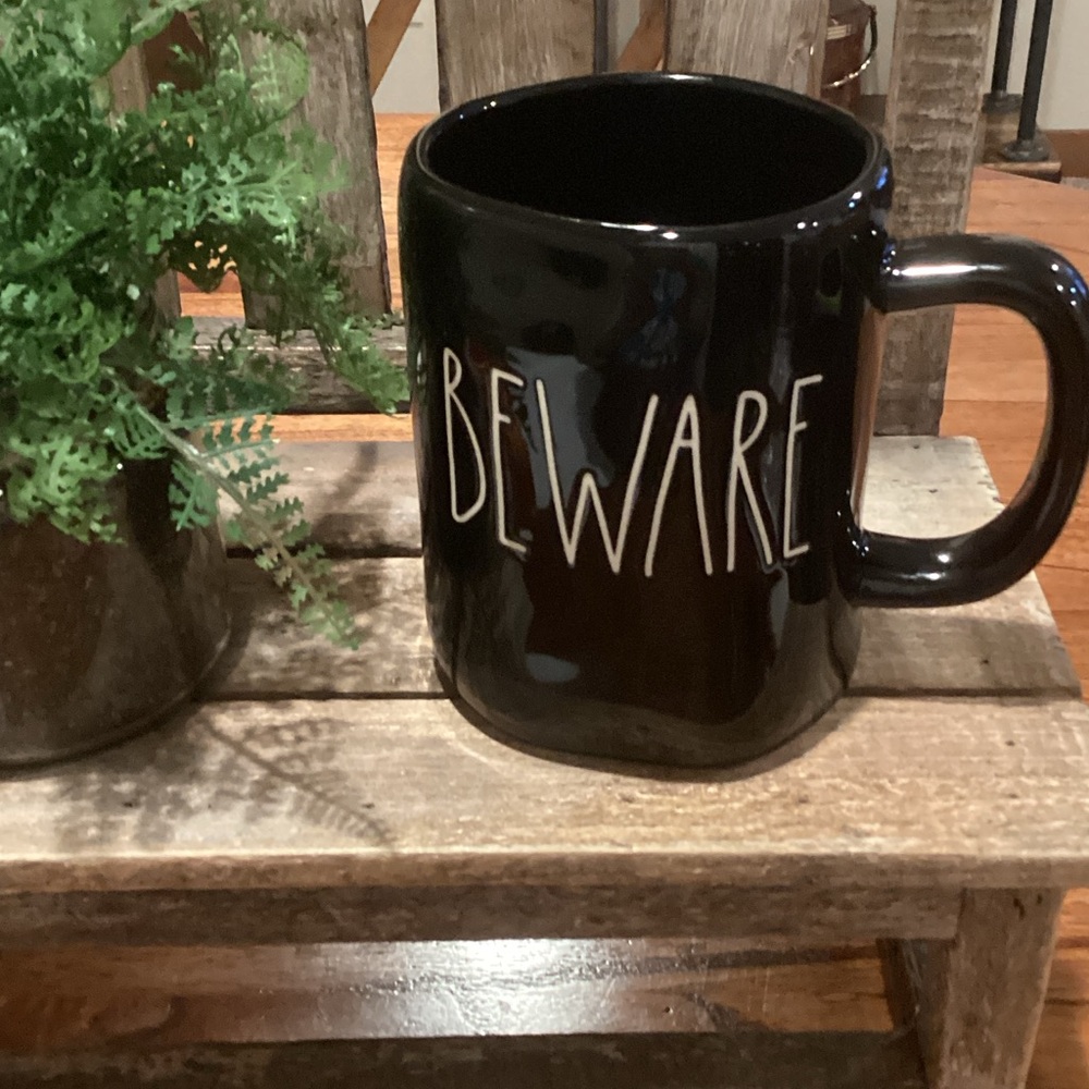 EUC - Rae Dunn Halloween Mug